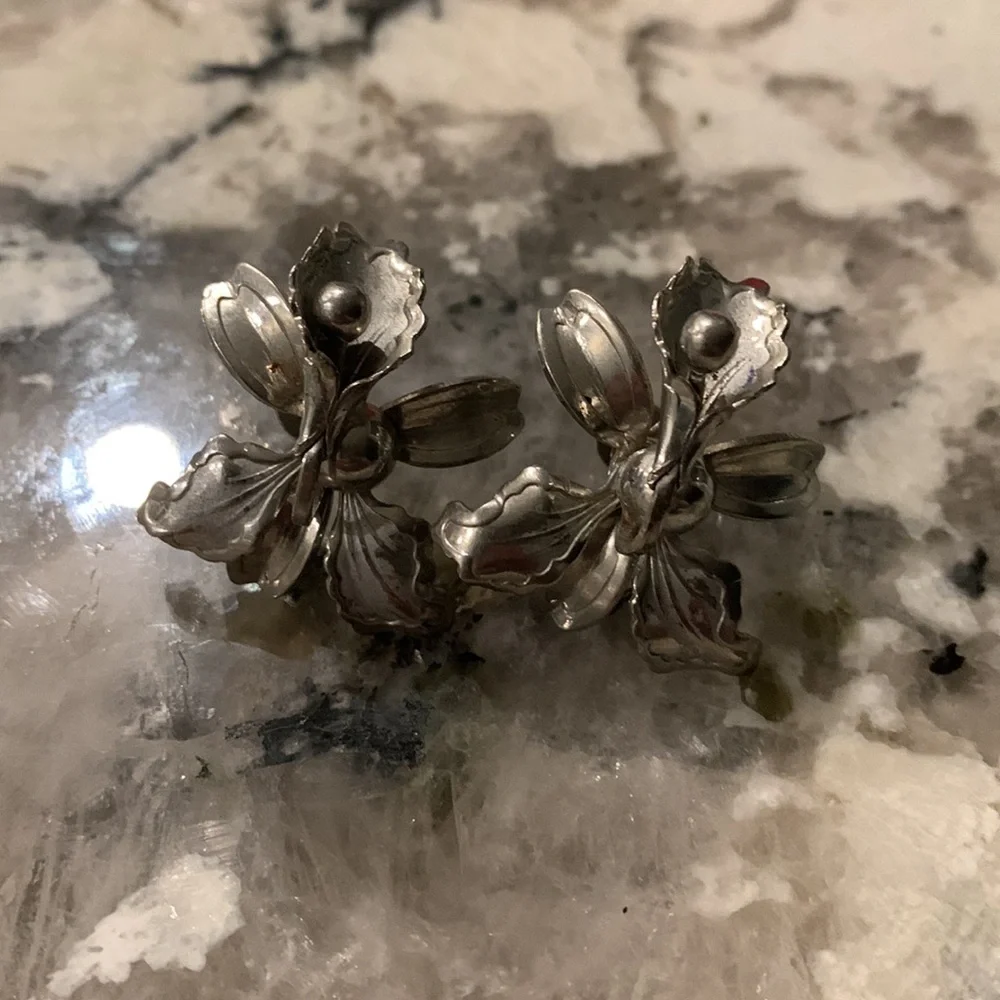 Three Pairs of‎ Vtg Silver Tone / Black Clip-on & Screw-back Earrings.